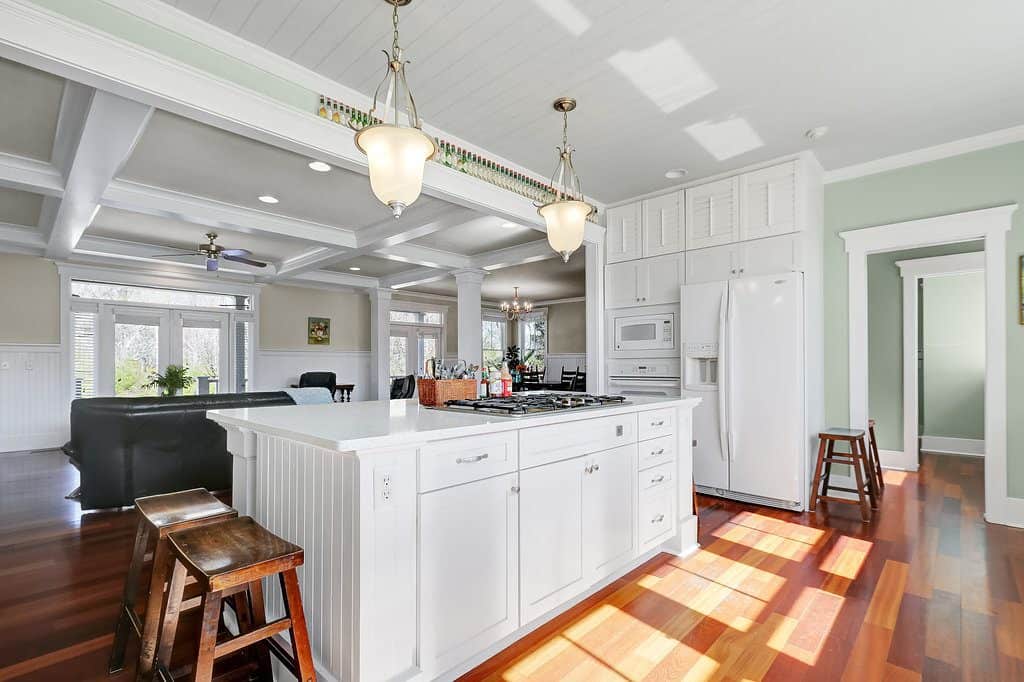 coastal farmhouse kitchen