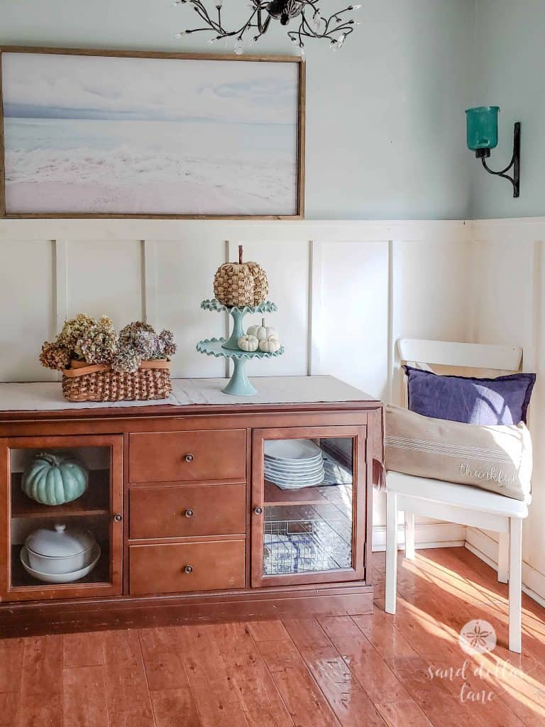 Simple Coastal Style Fall Dining Room - Sand Dollar Lane