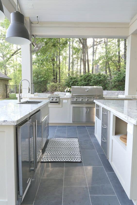 pool house with outdoor kitchen