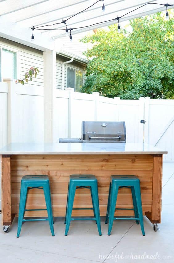 outdoor kitchen