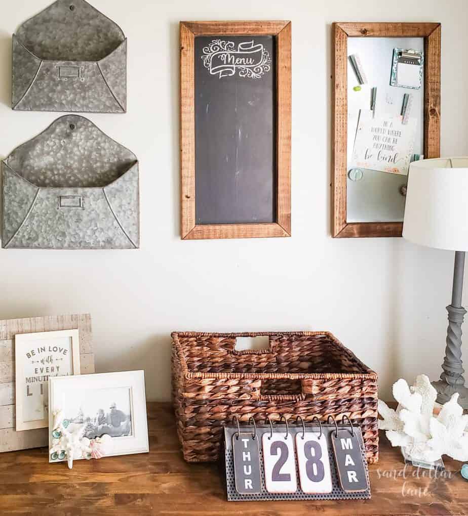 mudroom command center #mudroom #coastalfarmhouse #coastalhome #coastalstyle #farmhousestyle #mudroomorganization