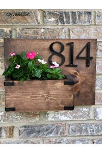 house number sign