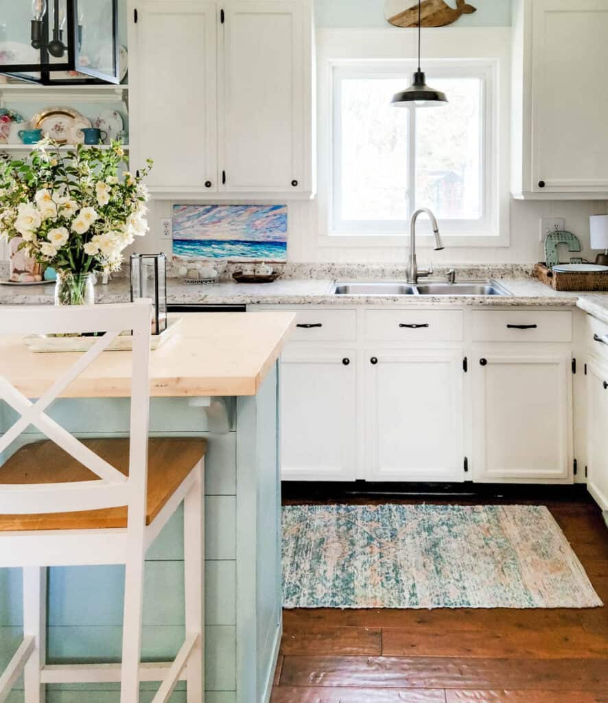 coastal cottage kitchen