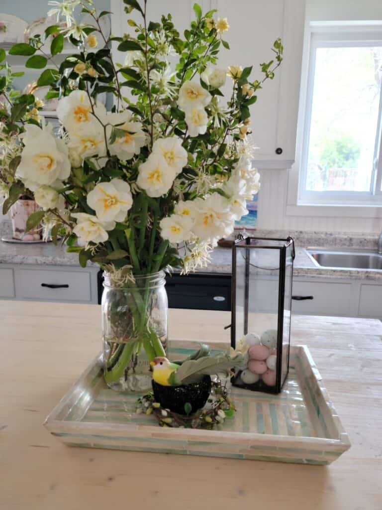 large daffodil bouquet on kitchen island